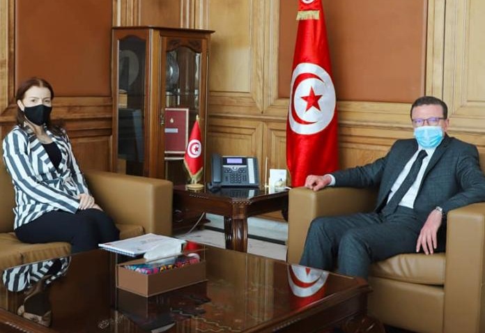 جلسة عمل مشتركة بين وزير أملاك الدولة والشؤون العقارية ووزيرة الشباب والرياضة بالنيابة