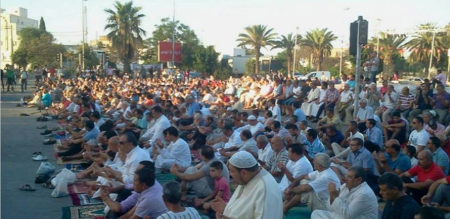 وزارة الشؤون الدينية تعتزم منع أداء صلاة العيد خارج المساجد