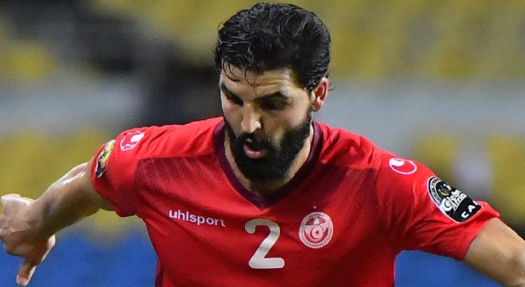 صيام بن يوسف يعلن اعتزال اللعب دوليا