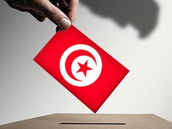 انتخابات 2014 : الجالية التونسية بالخارج تنطلق في عملية التصويت