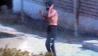 عاجل بجبال قبلاط  :  عنصر ارهابي يسلم نفسه للجيش 