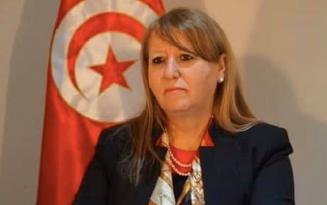 وزيرة العدل تعلق حول اتهام شقيقها بالمرافعة ضد الدولة