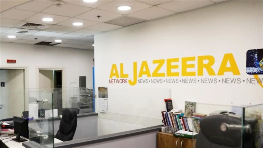مداهمة مكاتب الجزيرة في القدس المحتلة ومصادرة معداتها