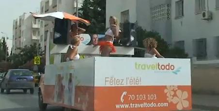 حملة دعائية للسياحة  وسط أحياء العاصمة تثير الجدل + فيديو