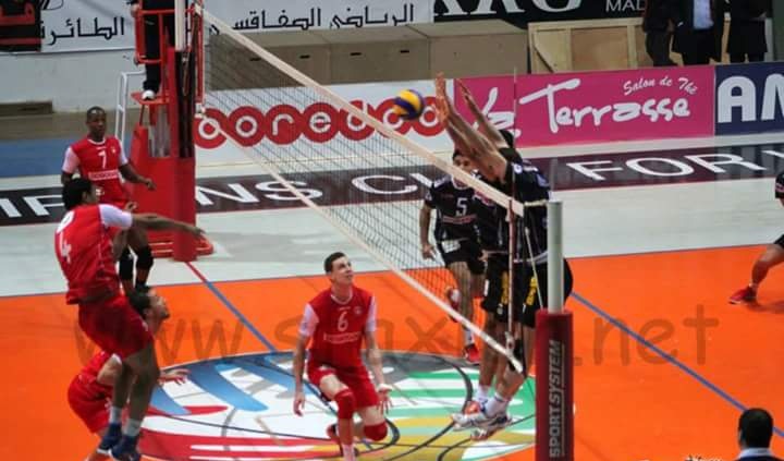في كلاسيكو كرة الطائرة : لاعب من النجم كاد يتسبب في كارثة !