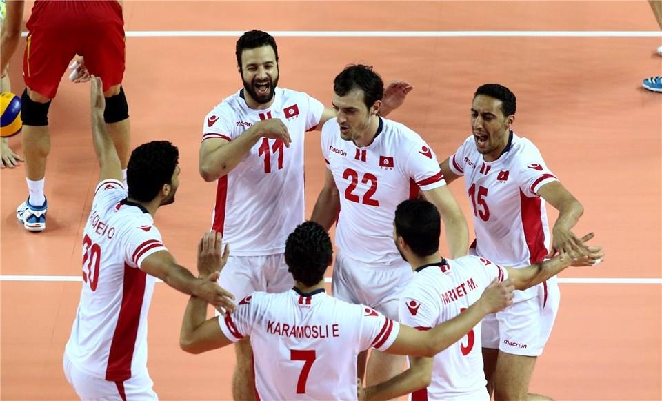 بعد فضيحة أمس بالقاهرة : تجميد منتخب الكرة الطائرة حالّا وفورا ؟