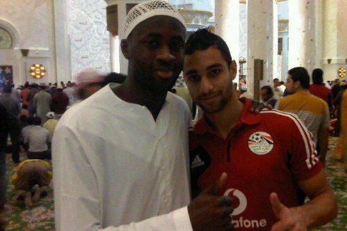  يايا توريه نجم  مانشستر سيتي  في زيارة للجناح التونسي في معرض اكسبو ميلانو