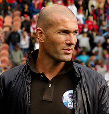 زيدان يستقيل من تدريب ريال مدريد بعد أيام من الفوز ببطولة دوري أبطال أوروبا