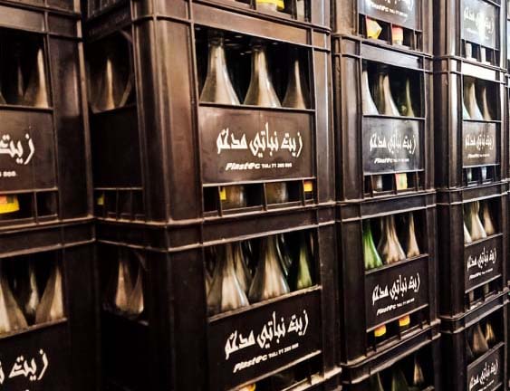 حجز كميات من الزيت المدعم بمخزن عشوائي في صفاقس