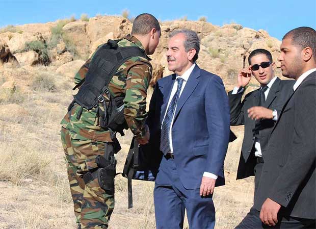 وزارة الدفاع : الأشخاص الذين ظهروا مع الزنايدي في الشعانبي ليسوا بعسكريين