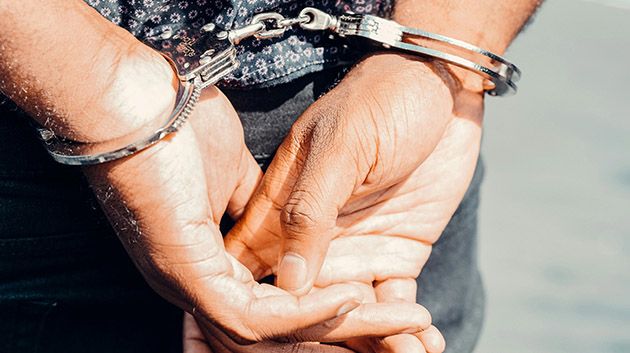 الإحتفاظ بـ 10 أفارقة أعدّوا مقرًّا لممارسة الشعائر الدينية بدون ترخيص