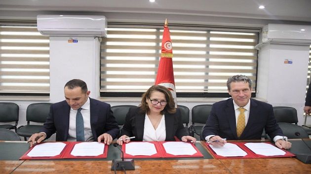التوقيع على مذكرة تفاهم لدعم إنتاج الفسفاط بين تونس والبنك الأوروبي لإعادة الإعمار