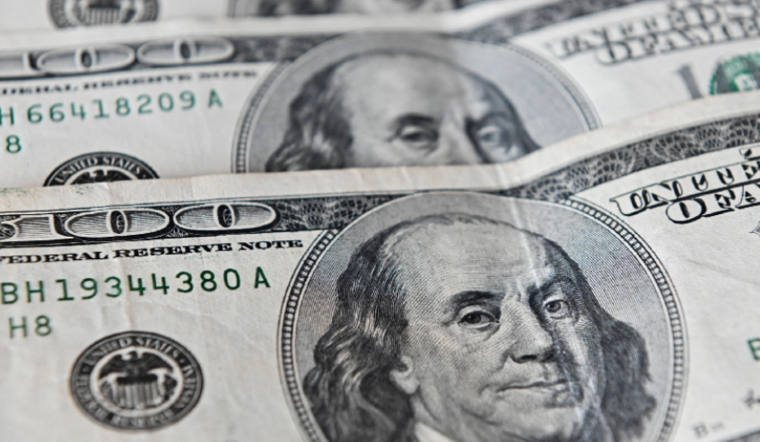 تسجيل انخفاض في عملة الدولار