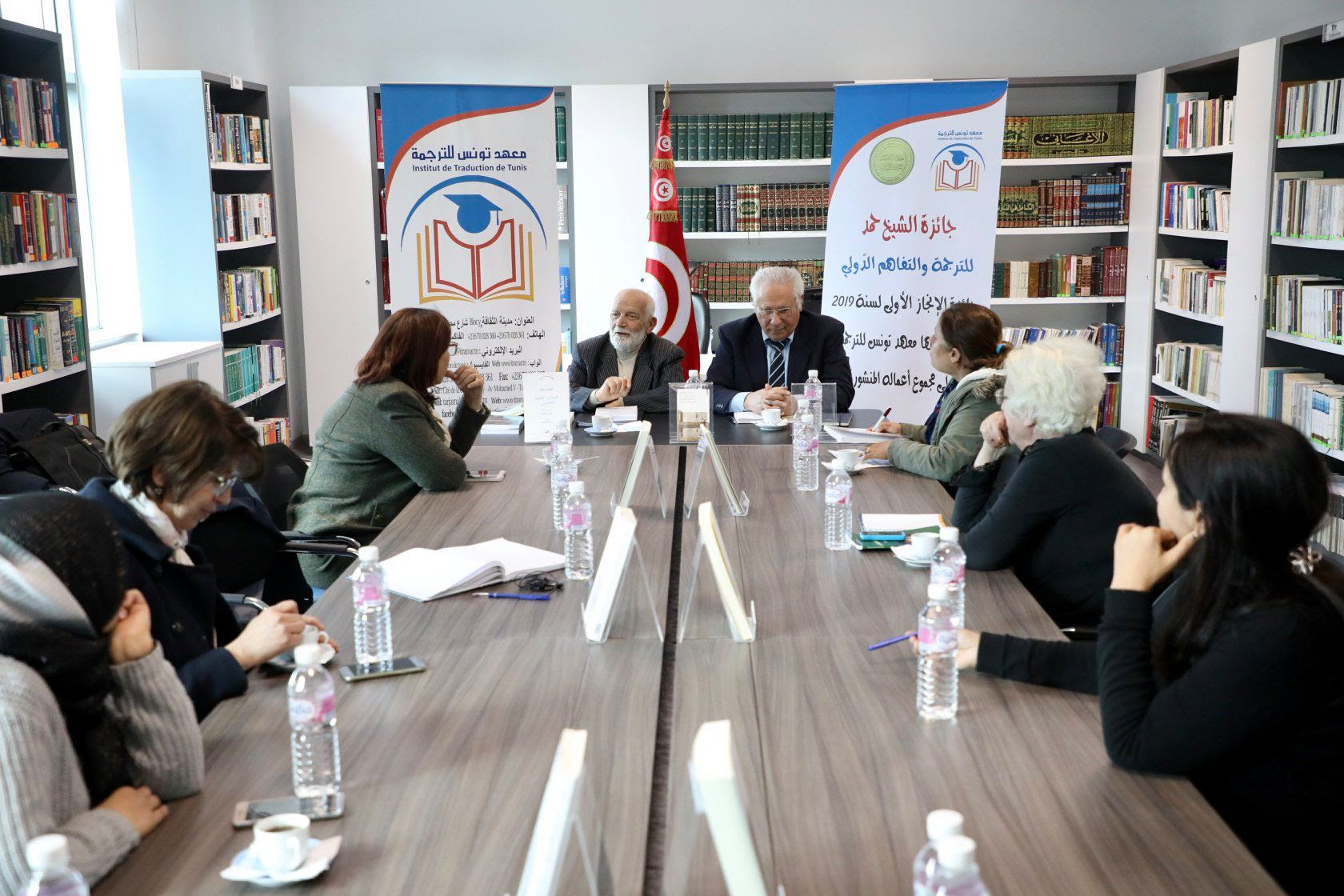في إطار تقديمه لترجمات الكتب التي أصدرها مؤخّرا، معهد تونس للترجمة ينظّم لقاء لتقديم النسخة العربية لكتاب "التجارب العلمية الكبرى"