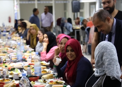 ليوني تونس تنظّم إفطارا جماعيا لعمّالها وتوزّع " قفّة رمضان " في عدّة مناطق