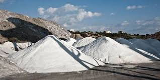 توضيح من وزارة الصناعة حول انهاء العمل مع شركة "كوتيزال" لاستخراج الملح