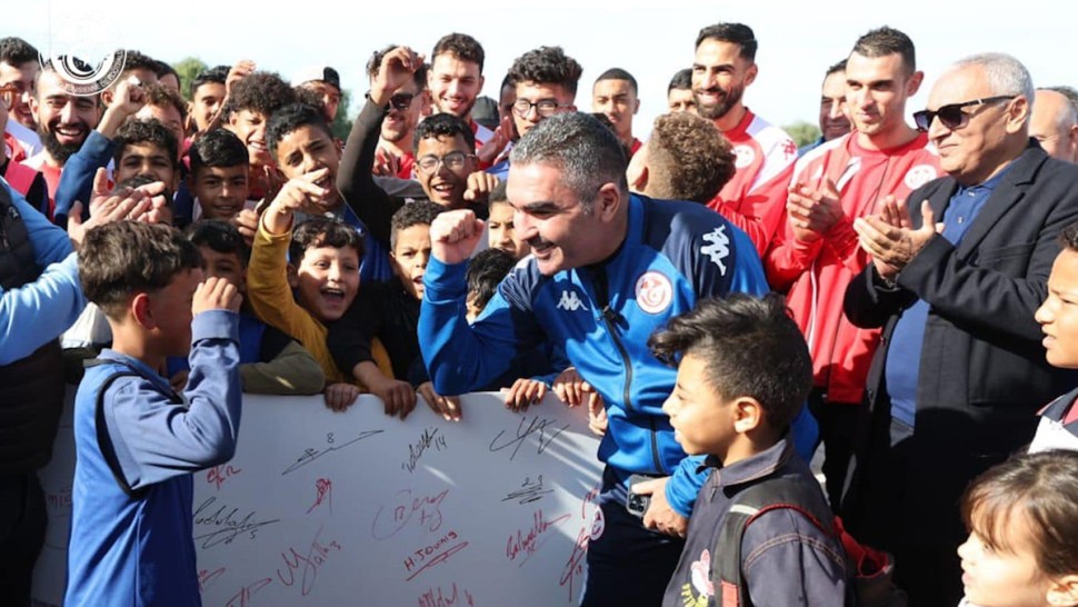 المنتخب الوطني يزور ملعب أحد الأحياء الشعبية بالعاصمة