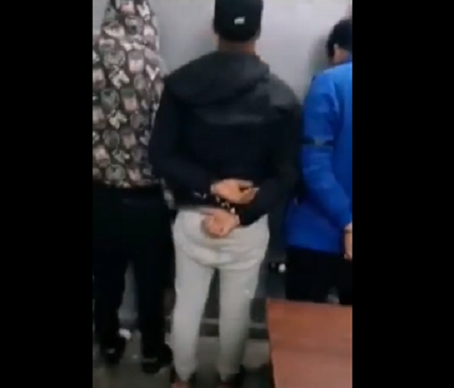 فيديو خطير داخل إقليم الشرطة بنابل : شخص يدّعي انتسابه للصحافة يخرق ميثاق المهنة ويستجوب الموقوفين ويوجّه لهم التهم