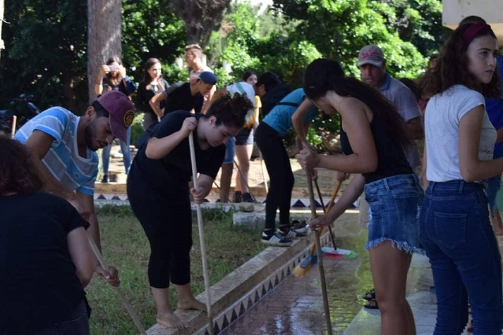بالصور : تظاهرة كلنا نابل  لتنظيف معهد محمود المسعدي وإعدادية علي البلهوان