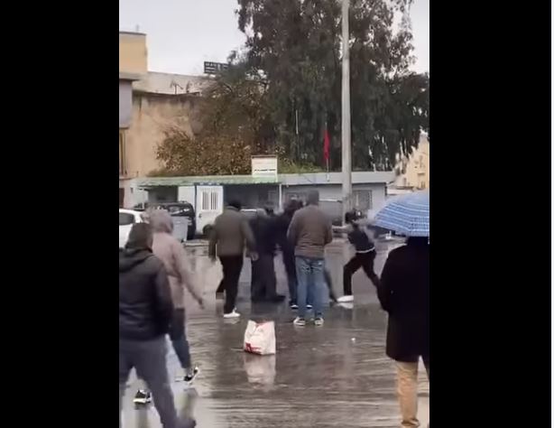  بالفيديو/ اعتداء أعوان من شركة نقل تونس على مسنّ: وزارة النقل تتدخّل 