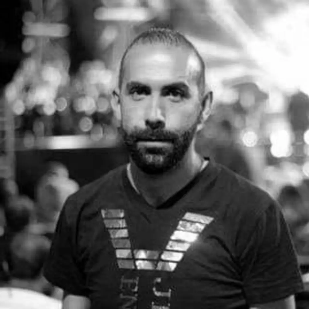 وفاة الصحفي أيمن بشيني 