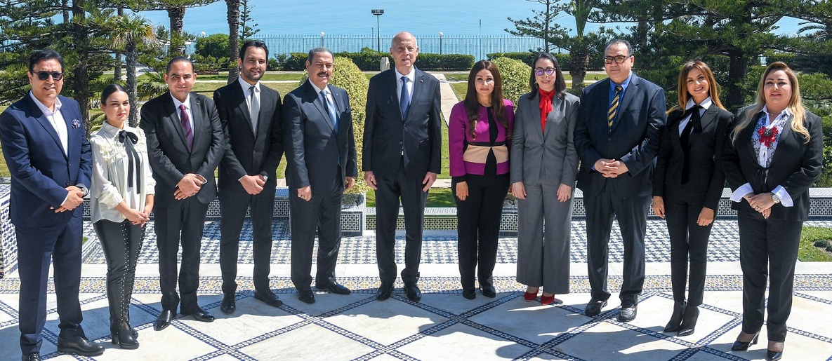 قيس سعيّد يستقبل الفنّانين ويعلن دعمه لفكرة إنشاء عمادة الموسيقيين