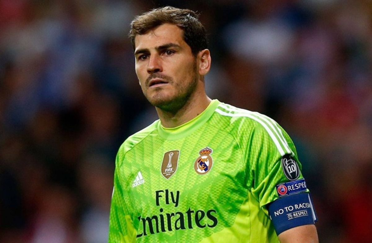 الحارس الاسباني كاسياس: لست مثليا...وحسابي تم اختراقه