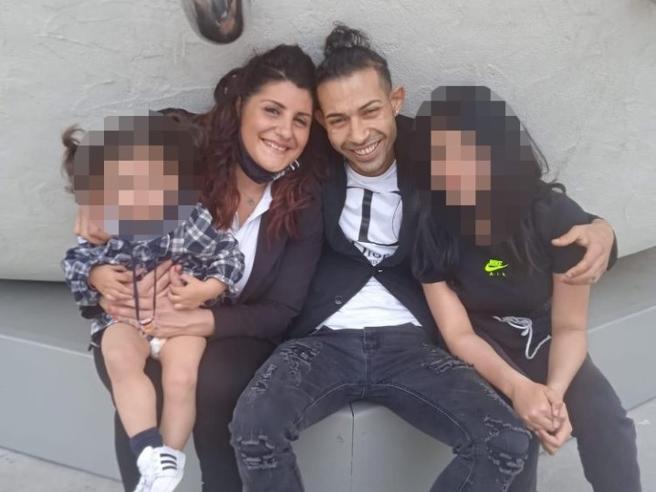 فيديو : مقتل مهاجر تونسي في إيطاليا طعنا بسكّين أمام أنظار زوجته وابنتيه