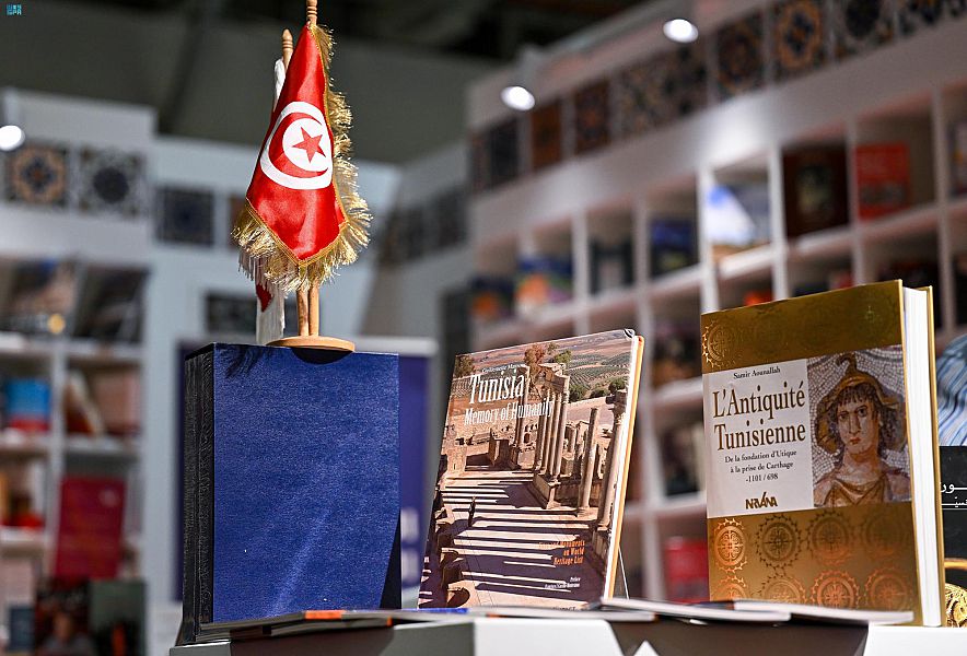 بعد استضافة فاتن الفازع : متى يكفّ الهادي زعيّم عن مغالطة المشاهدين؟