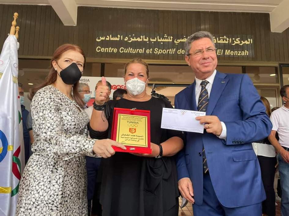 صورة اليوم: هند الشاوش تجمع بين سهام العيادي و محرز بوصيان