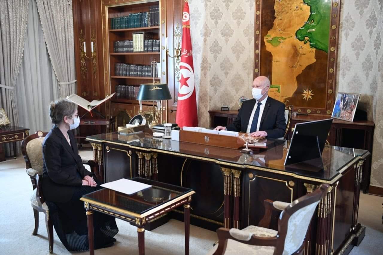 رئيس الدولة يطلع على مدى تقدم الجهود المبذولة لتكوين الحكومة