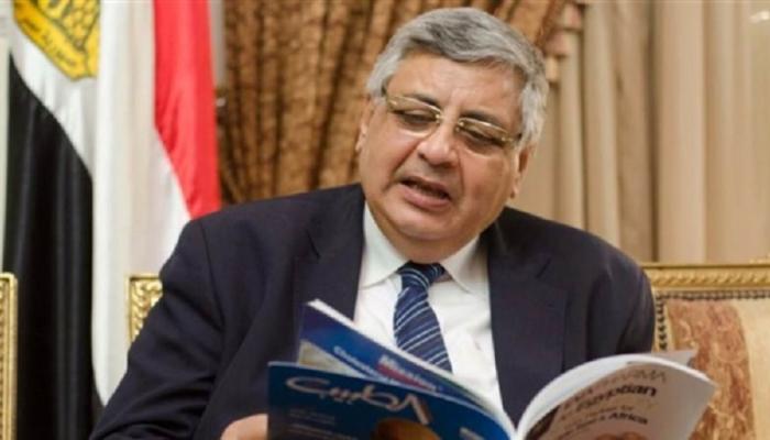 تضارب الأنباء في مصر حول إصابة مستشار السيسي بفيروس كورونا