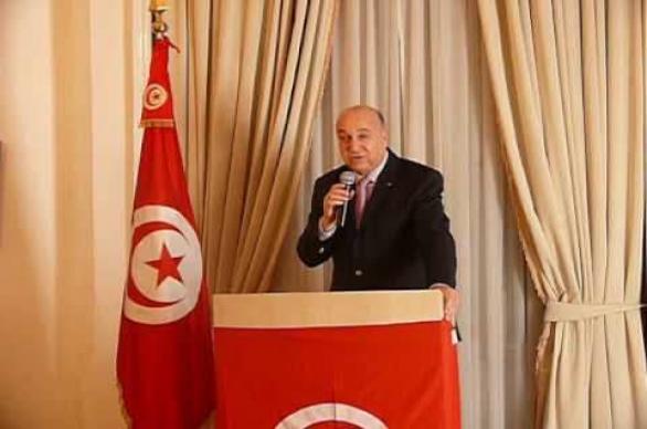 الديبلوماسي السابق إلياس القصري يعلق على ما حدث داخل السفارة التونسية بالسويد