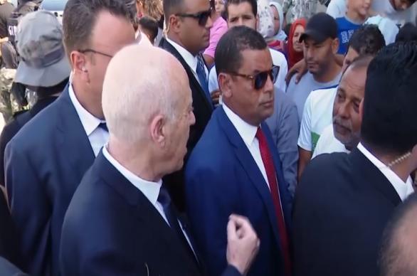 رئيس الجمهورية قيس سعيد في زيارة إلى حي هلال