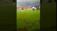 هيرفي رينارد مدرب المنتخب المغرب ينحنى إحتراما للحضرى