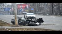فيديو : نجاة مواطن أوكراني بأجوبة اثر دهس سيارته من قبل دبّابة روسية 