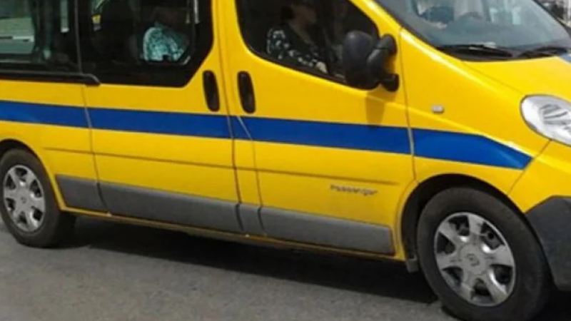 حادث شنيع بين سيارتي تاكسي جماعي