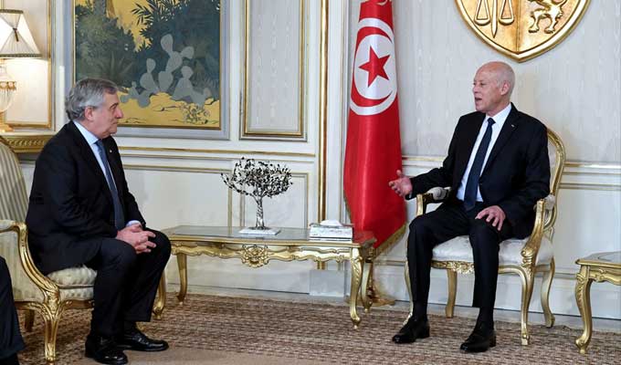 وزير خارجية إيطاليا :"نطالب بإصلاحات ممكنة في تونس حيث لا يمكن رفع الدعم عن الخبز والبنزين"