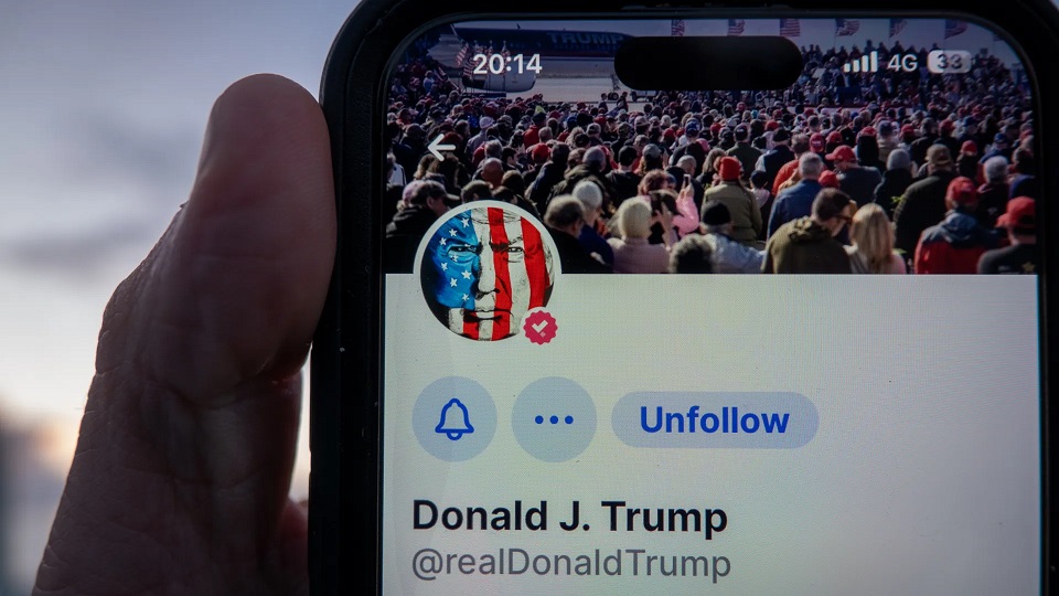 واشنطن تعتزم إلزام السياح الأجانب بالكشف عن بياناتهم على مواقع التواصل