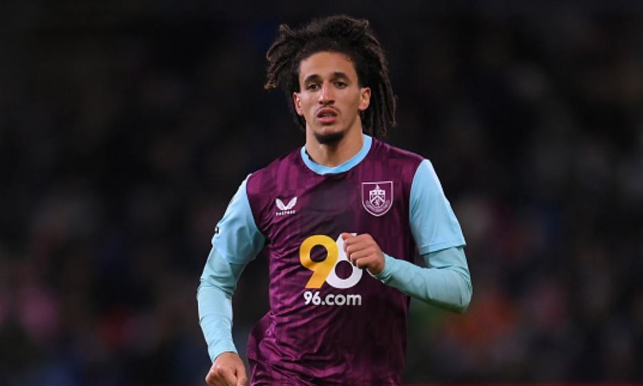 هل استنفد جميع فرصه/ المجبري يصبح احتياطيا في فريق من الدرجة الثانية!!