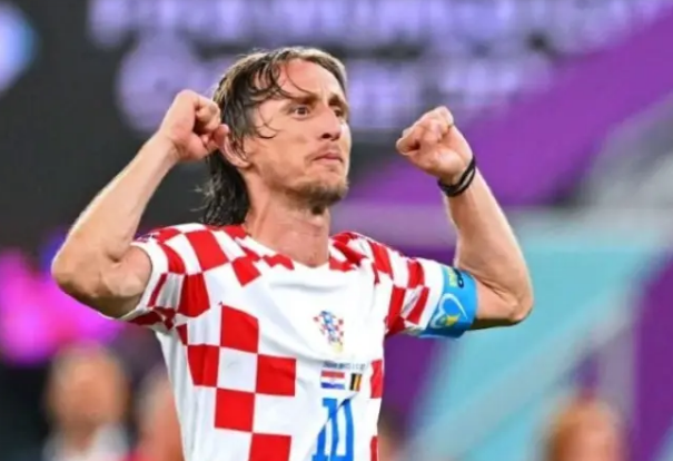 هل يعتزل مودريتش دولياً قبل كأس العالم 2026؟